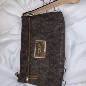 Michael Kors Jet Set Large wristlet (authentic)